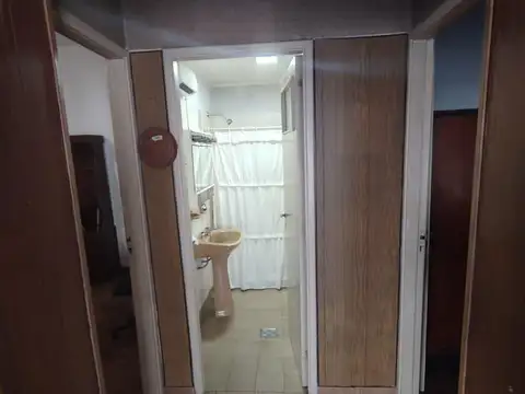 Casa 6 ambientes con 2 baños