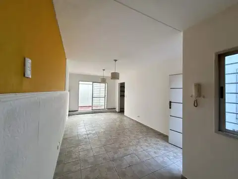Depto Tipo Casa en Venta 50 años