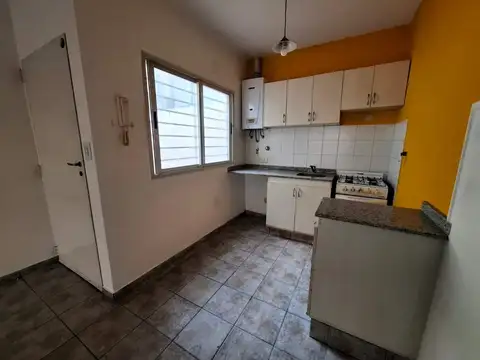 Depto Tipo Casa 2 ambientes con 1 baño