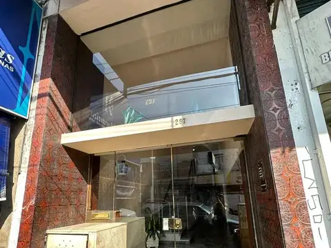 25 de mayo 200, Piso 4