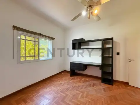 Casa en venta 3 dormitorias con pileta en Berisso 167 e/ 25 y 26
