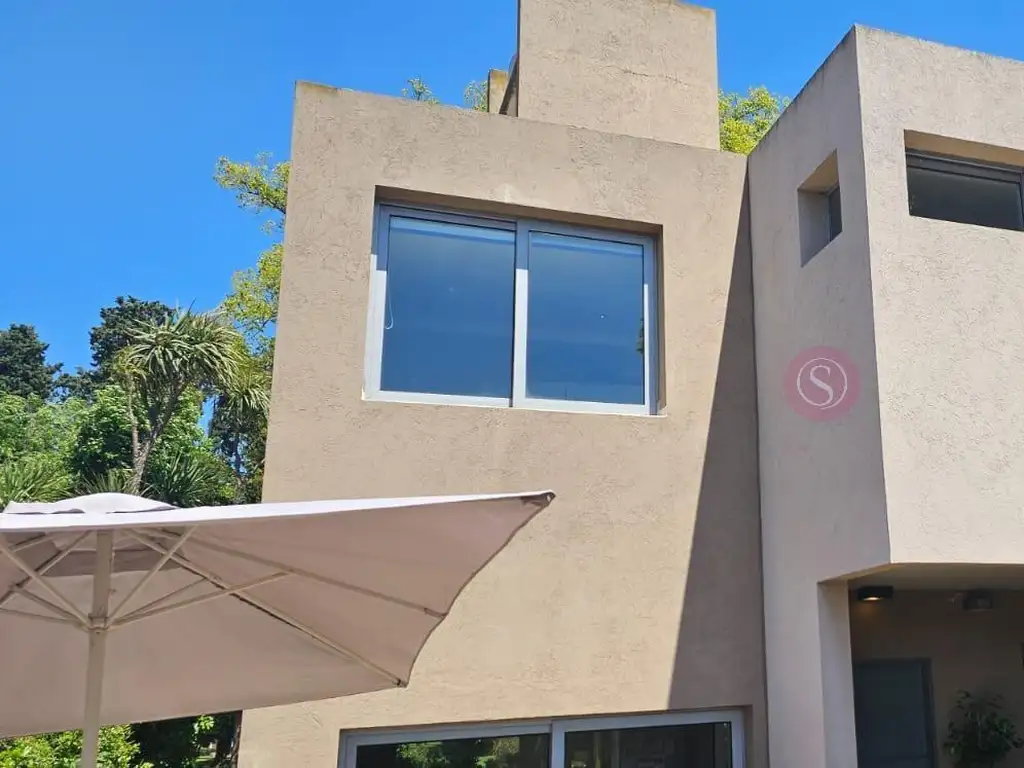 Casa en Los Alamos de 3 dormitorios