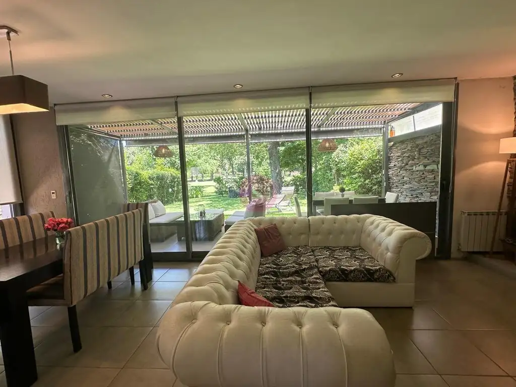 Casa en Venta con cochera