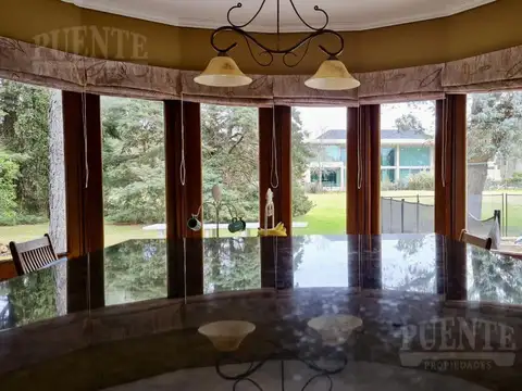 Casa 6 ambientes con 3 baños