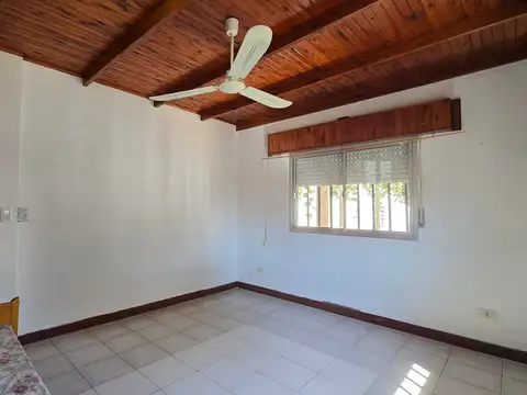 CASA EN ESQUINA SOBRE AVENIDA URUGUAY - CHAJARI E.R