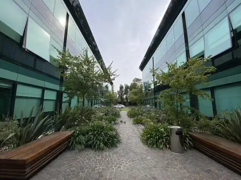 Oficina en Alquiler al Norte