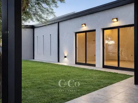 Casa 5 ambientes con 3 baños