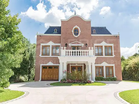 Casa en Venta de 5 dormitorios