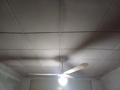 Casa 8 ambientes con 2 baños