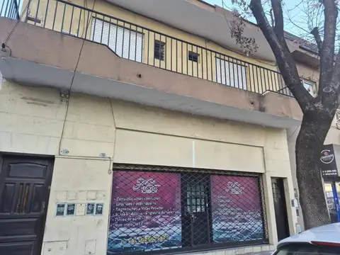 SE ALQUILA PH 2 AMBIENTES CON LOCAL EN LINIERS