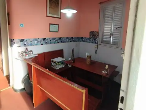 Casa 6 ambientes con 2 baños