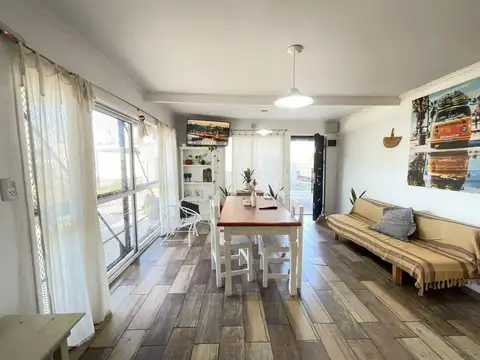 Casa en Alquiler con 2 cocheras