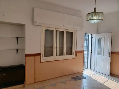 Casa en Alquiler en Villa Constitución, $ 550.000