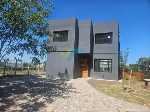 Casa  en Venta en San Ramón, Pilar del Este, Pilar
