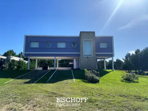VENTA CASA EN COSTA ESMERALDA – BARRIO GOLF II