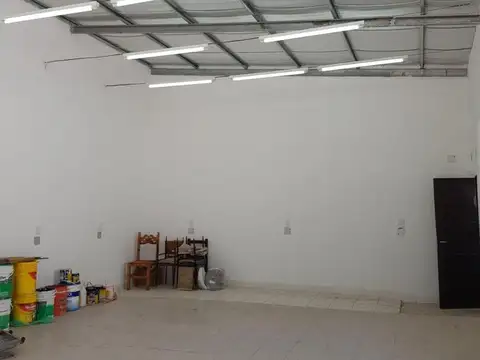 VENTA DE DEPOSITO Y TRES LOCALES COMERCIALES-VILLA LUZURIAGA