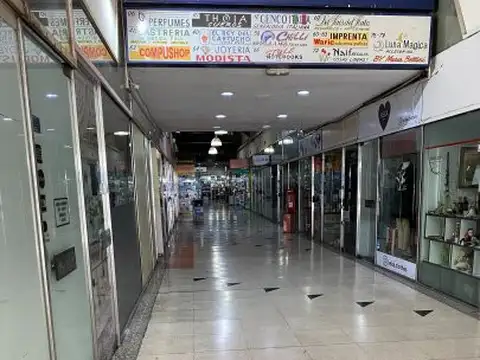 Avenida Santa Fe 1100, Piso 0