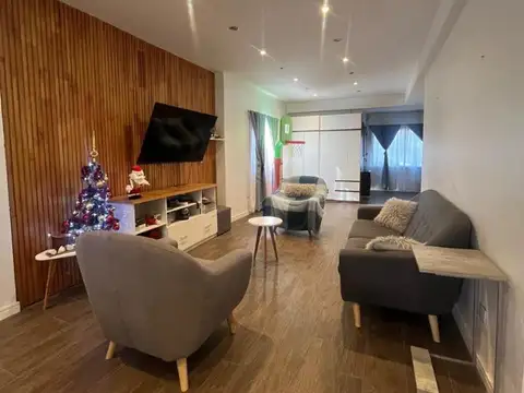 Casa en Venta con 4 cocheras