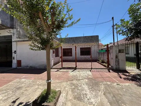 VENTA CASA EN BERNAL OESTE