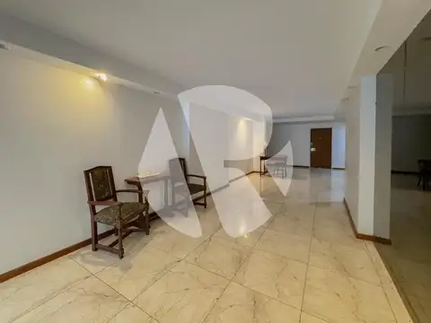 Departamento en Venta en Botanico, USD 185.000