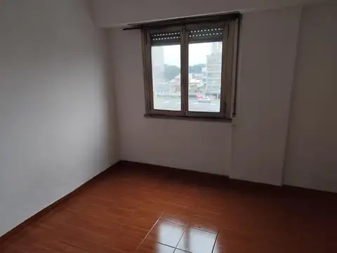 General Paz 100, Piso 1°