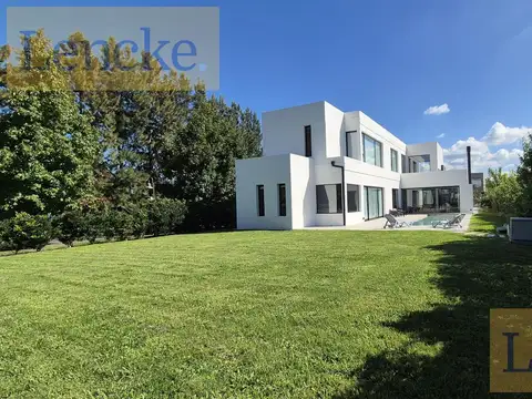 Casa en Venta de 5 dormitorios