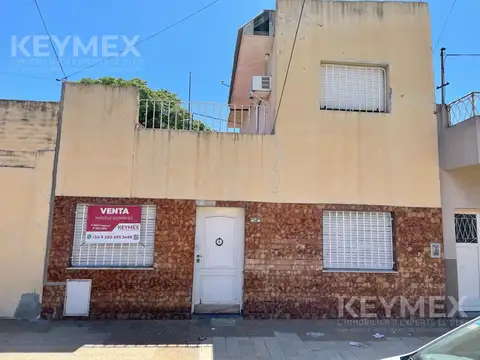 PH en venta de 4 ambientes en lomas del mirador