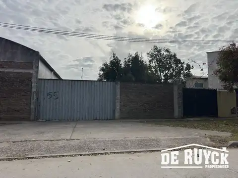 Terreno ideal galpón o depósito, a pasos de Camino Belgrano, Mosconi y Monteverde.