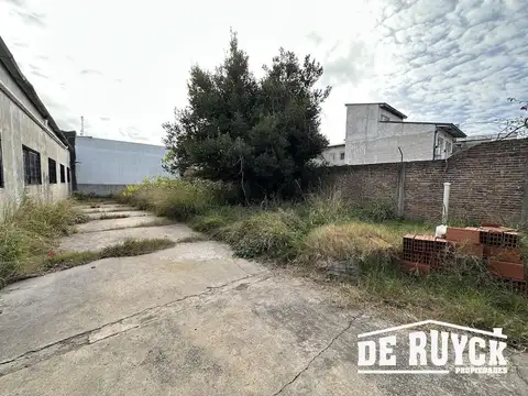 Calle 855 55 a pasos de Camino General Belgrano
