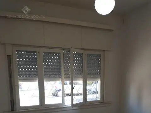 Depto Tipo Casa en Alquiler en Remedios De Escalada, $ 900.000