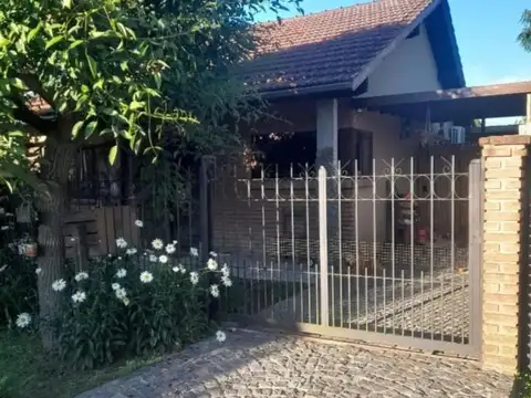 Casa en venta - 2 Dormitorios 1 Baño - Pilar
