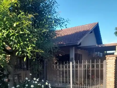 Casa en venta - 2 Dormitorios 1 Baño - Pilar