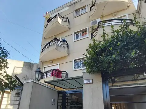 DEPARTAMENTO 3º PISO AL FRENTE POR ASCENSOR. VILLA SARMIENTO