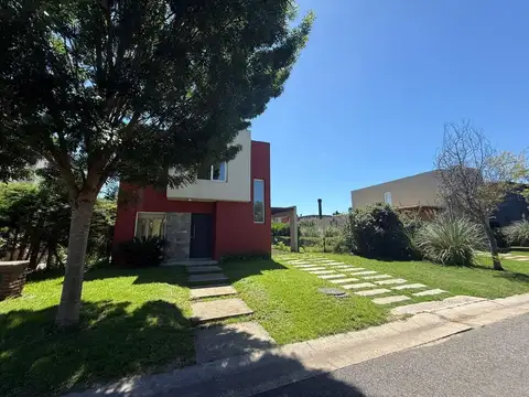 Casa en Alquiler en El Hornero, USD 900