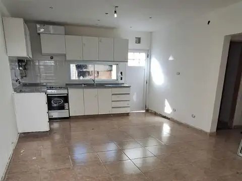Casa en Alquiler con 1 cochera