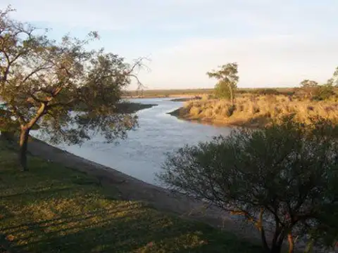Se Vende  Terreno en Col. Mascías c/vista al río - San Javier