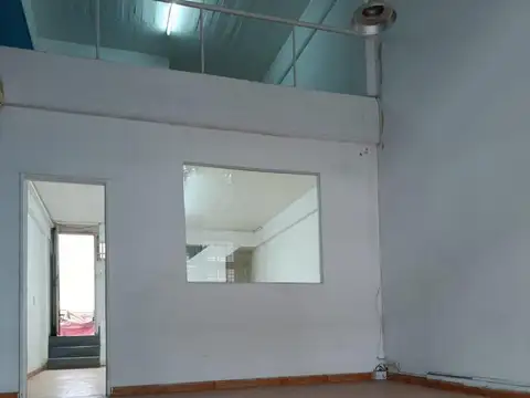 Local a La Calle San Martin Centro con cochera