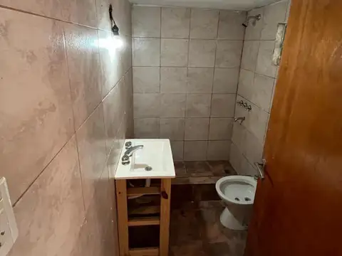 Venta. Ph 5 amb. Hipólito Yrigoyen y Solis. A reciclar