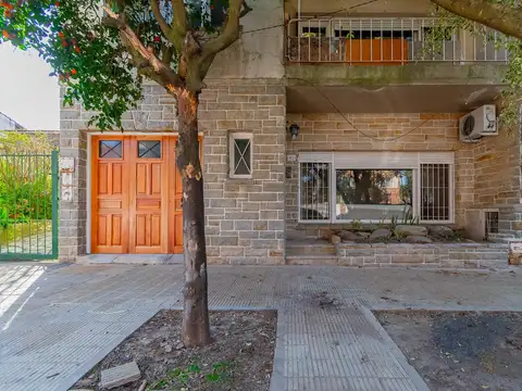Depto Tipo Casa en Alquiler de 3 ambientes
