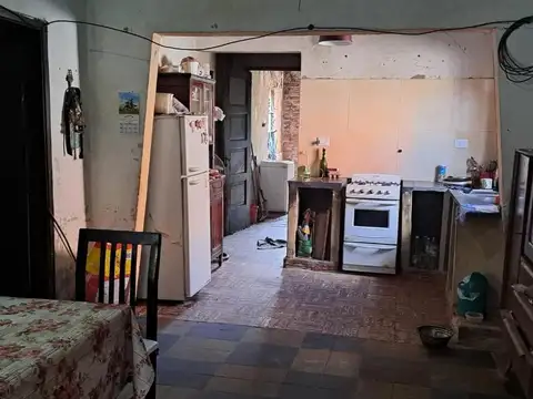VENTA CASA MORENO 3 AMBIENTES