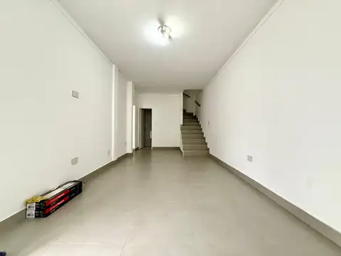 Casa en Alquiler con 1 cochera