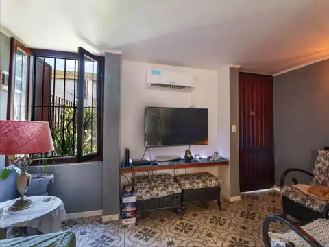 Depto Tipo Casa en Venta con 1 cocheras