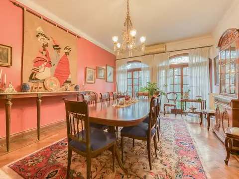 Casa 6 ambientes con 4 baños