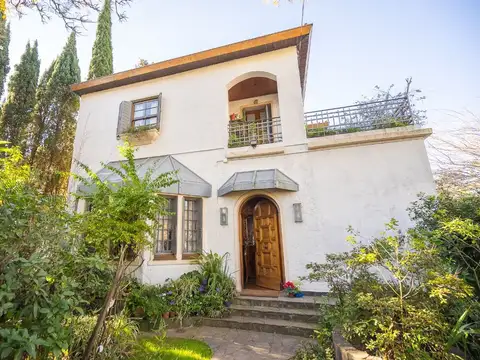 La Lucila Casa muy luminosa con Jardín y Pileta