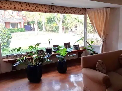 Casa 4 ambientes con 4 baños