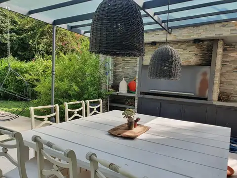 Casa en Venta en La Chacra, USD 430.000