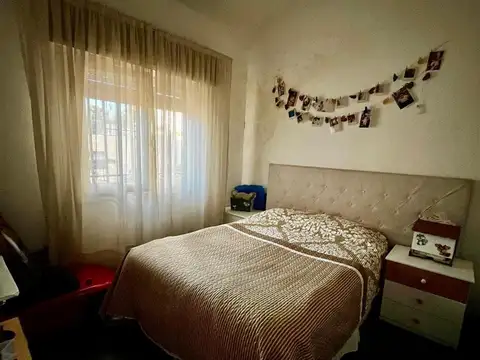 VENTA CASA TRES DORMITORIOS CON COCHERA PATIO EN BARRIO LAS HERAS