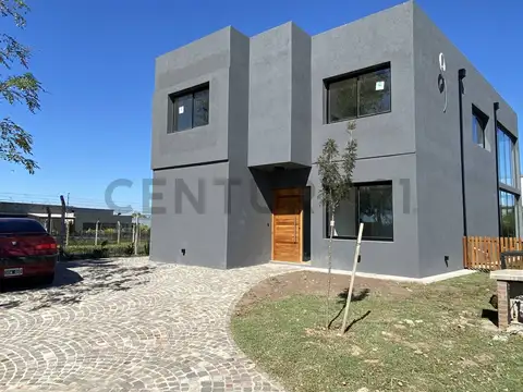 Casa en Venta en Pilar del Este - San Ramon, USD 230.000