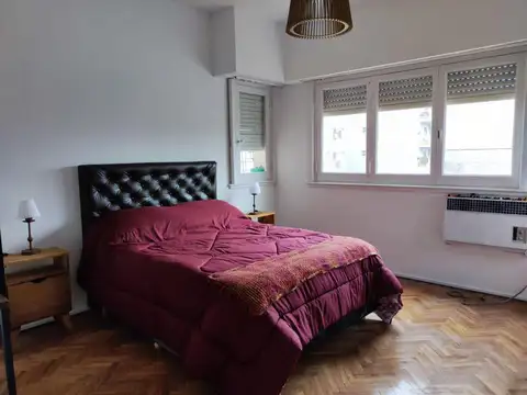Excelente 3 Amb equipado, con Balcón frente, Muy luminoso con vista abierta.
