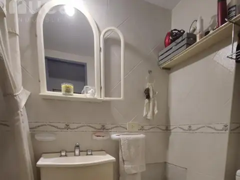 Casa en venta con 5 ambientes y jardín en Martinez